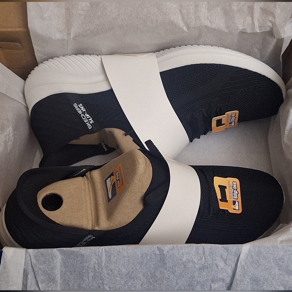 Skechers Ultra Flex 3.0 Slip-Ins Black with White sole Sneakers - Picture 3 of 9